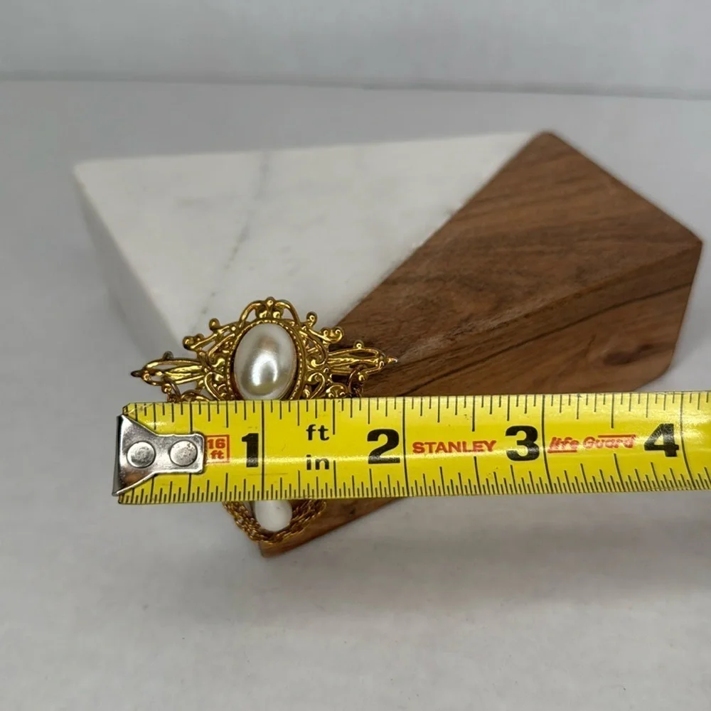 Vintage Faux Pearl Chain Brooch Pin Teardrop Statement Gold Tone lot B33 - Picture 2 of 5